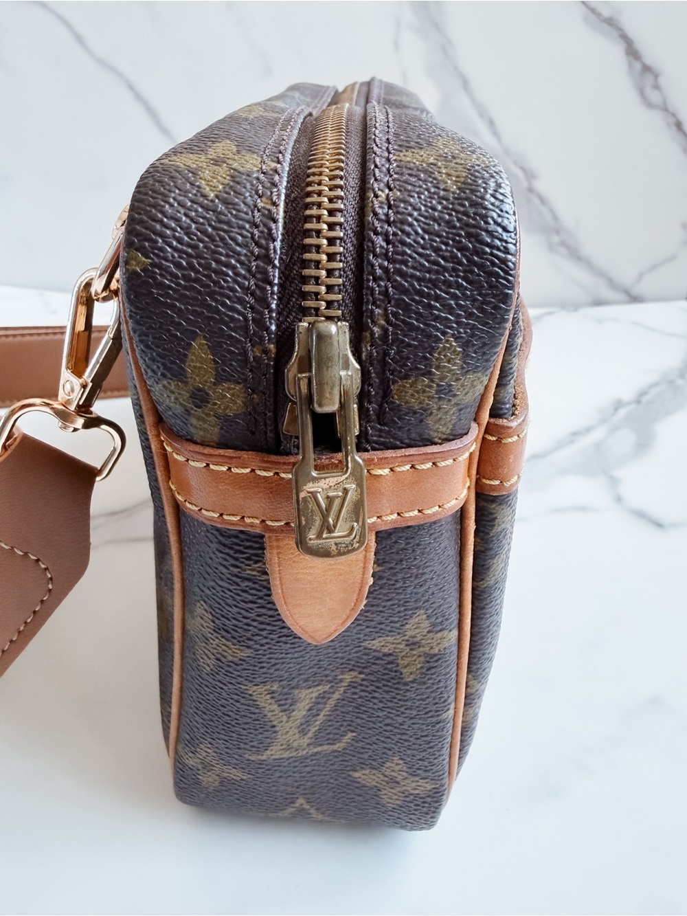 Louis Vuitton Brown Monogram Crossbody with Tan Strap - Picture 11 of 13